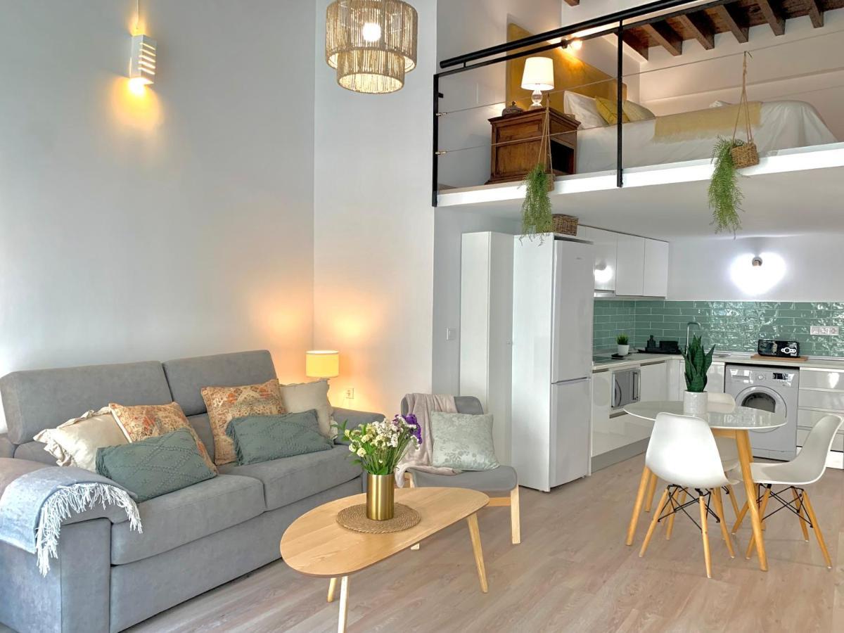 Homely Málaga Loft Especerías Exterior foto
